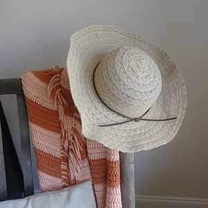Floppy brim hat